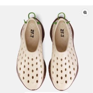 Revive Kanes recovery shoe - new in box